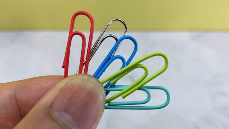 Questo semplice gesto trasforma clip di carta in soluzioni geniali per la tua vita…