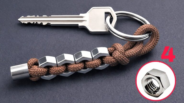 Trasforma 5 dadi metallici in un fantastico portachiavi con questo semplice DIY!