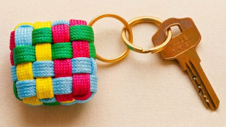 Crea un portachiavi a cubo con 5 semplici passaggi: scopri come!